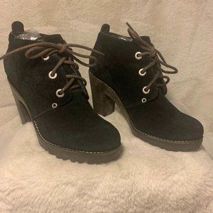 Sperry Princeton Ankle Boot Black Suede Laced up lug ankle boot tie size 6